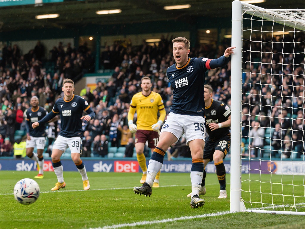 帕尔默联赛表现惊艳，上赛季以来参与44球，仅次于凯恩